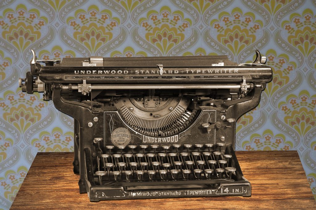 Máquina de escribir Underwood antigua